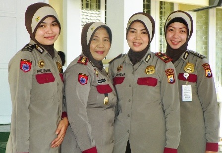 Jilbab, Kapolri Restui Polisi Wanita Memakainya Saat Tugas